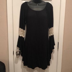 Bell sleeve tunic dress